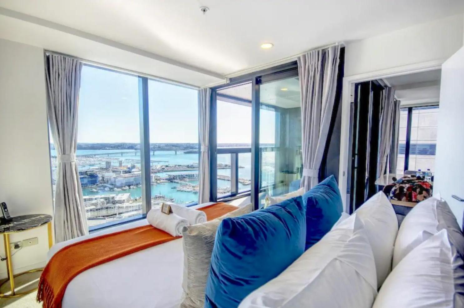 Magnificent Skytower, Sea, Habour View In Cbd Auckland Exterior foto