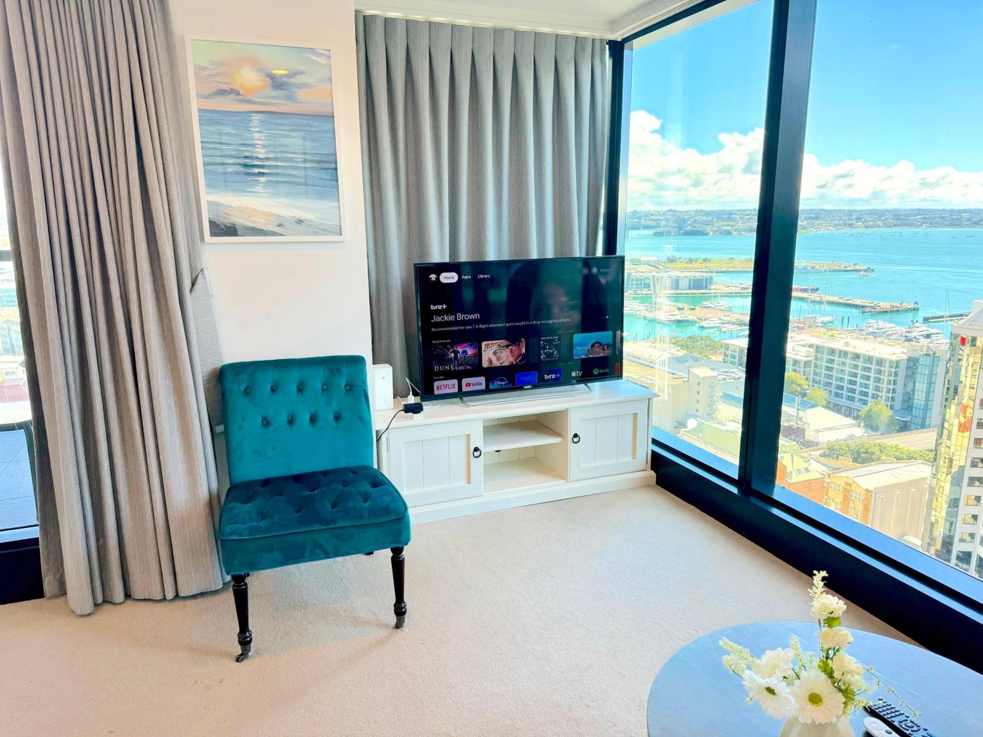 Magnificent Skytower, Sea, Habour View In Cbd Auckland Exterior foto
