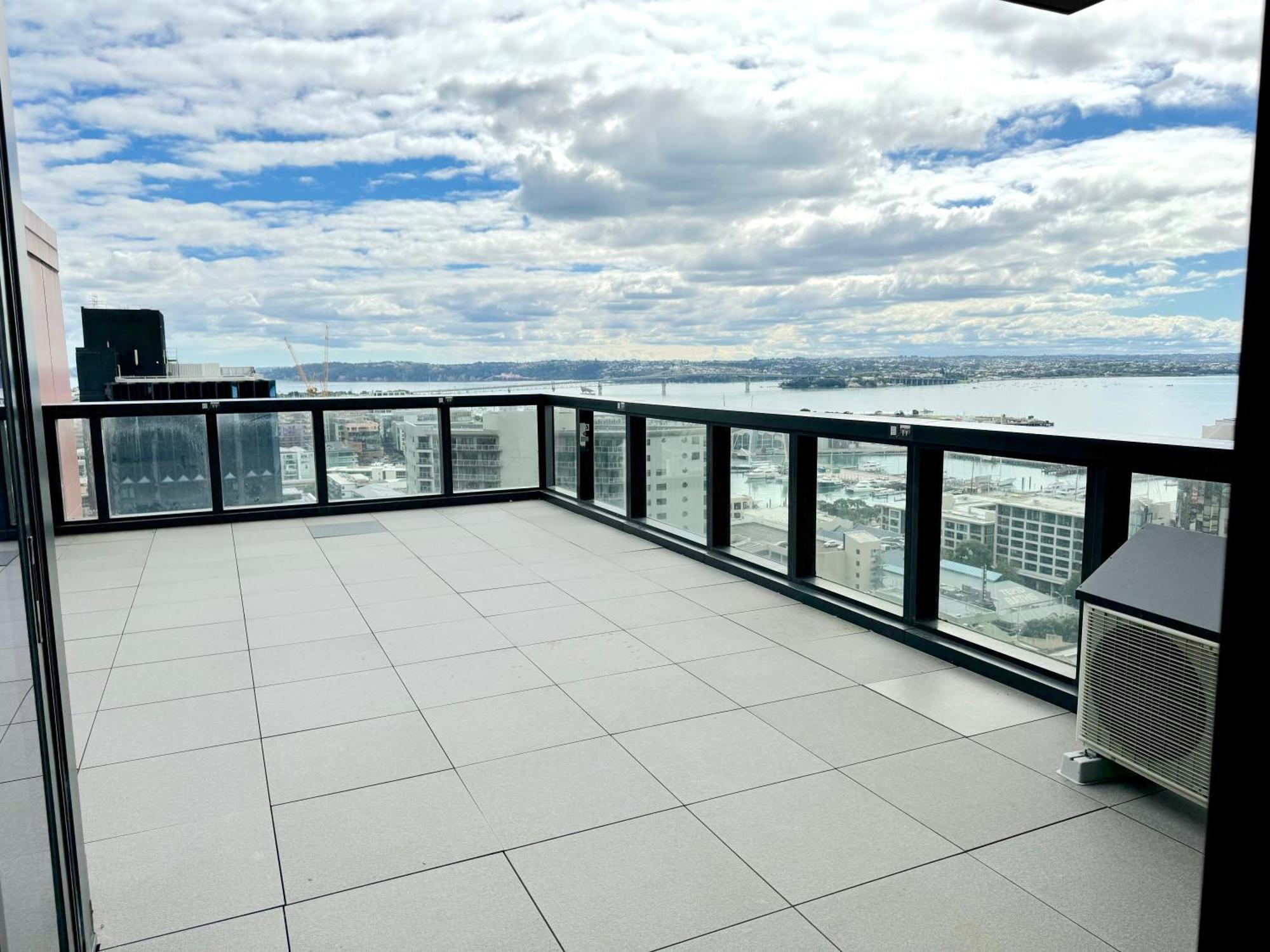 Magnificent Skytower, Sea, Habour View In Cbd Auckland Exterior foto